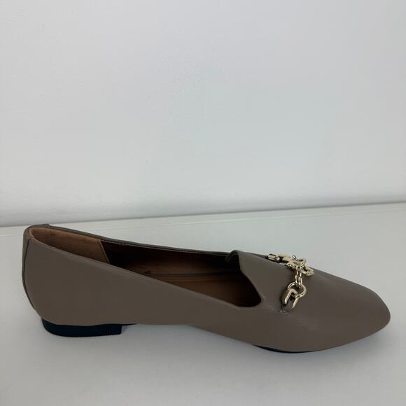 H&M Womens Gold Chain Accent Almond Toe Taupe Flat Slip-On Loafers Neutral 6 - Picture 5 of 8